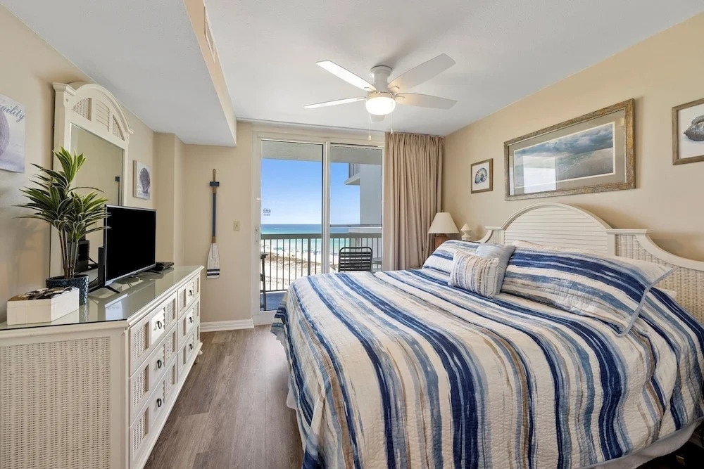 Pelican Beach 0815 2 Bedroom Condo by Pelican Beach Management