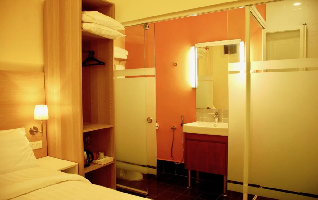 iStay Hotel