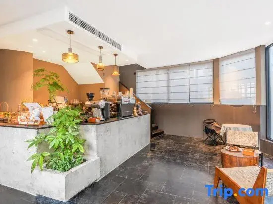Wuli Coffee Hotel (Wushitang Scenic Area)