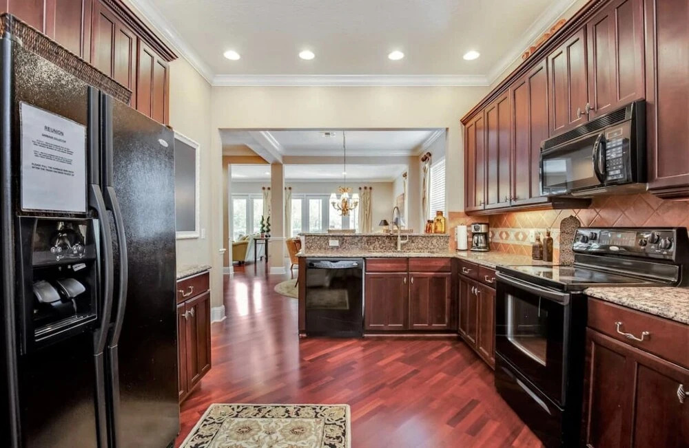 Disney theme 5 bed 5 bath with pool