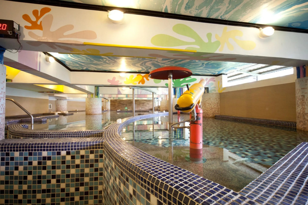 Champagne Hotel
