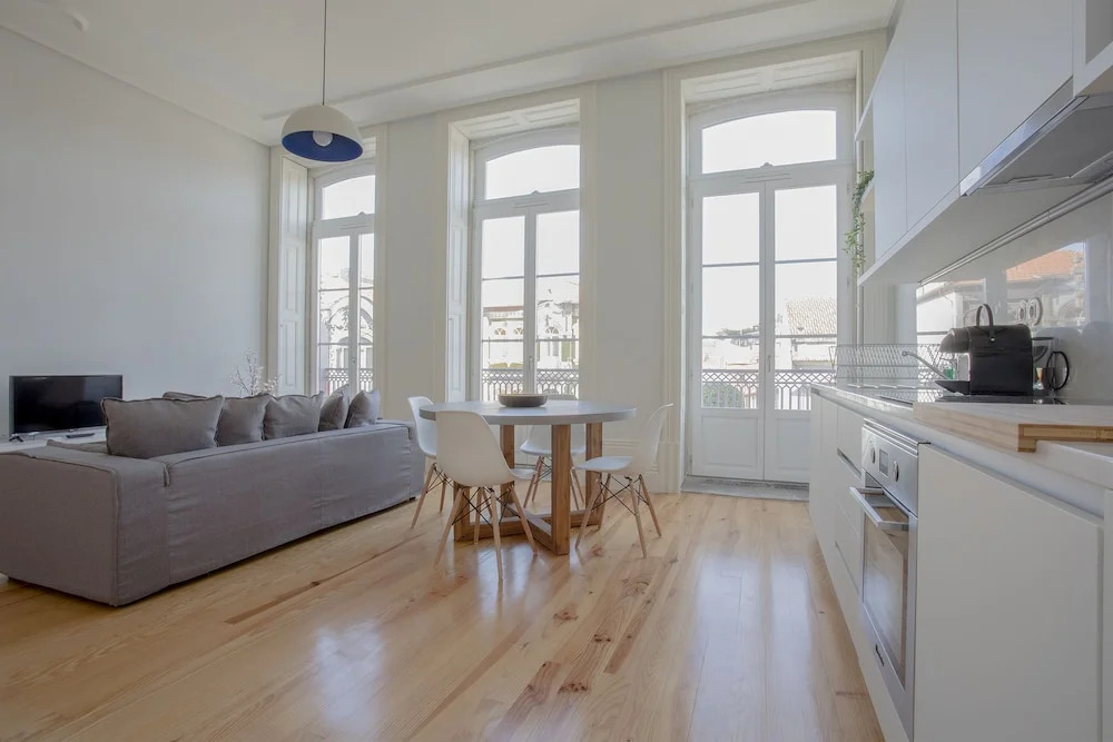 Liiiving - Downtown Spacious Studio