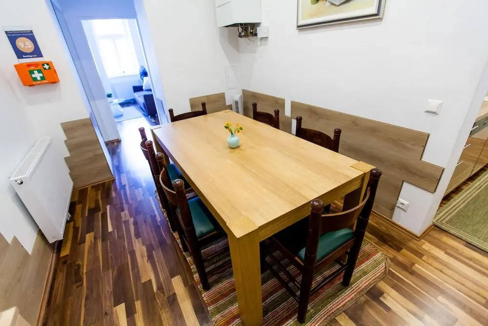 Vienna Market Apartments