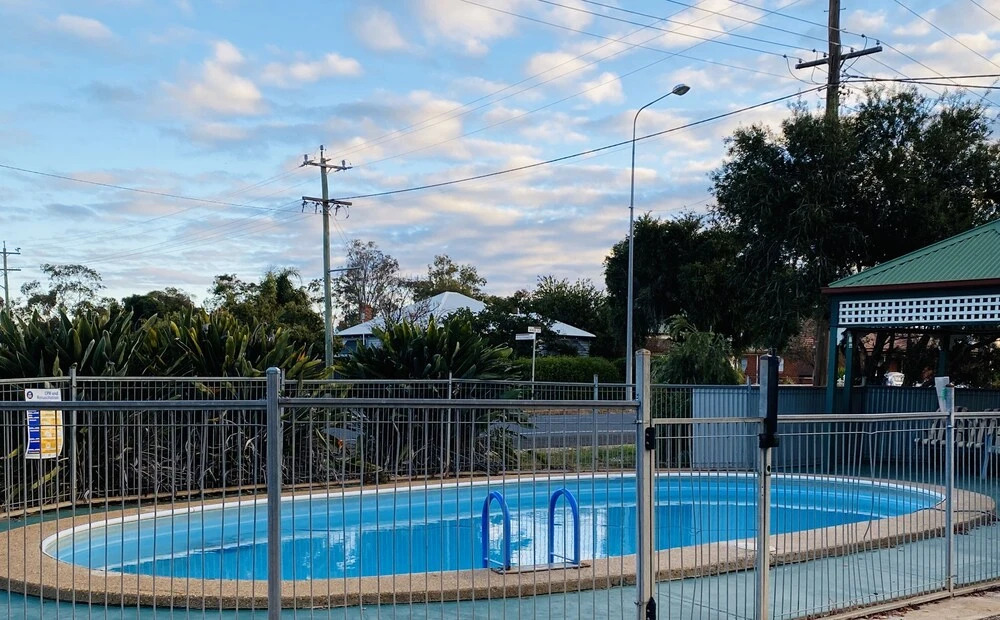 County Lodge Motor Inn