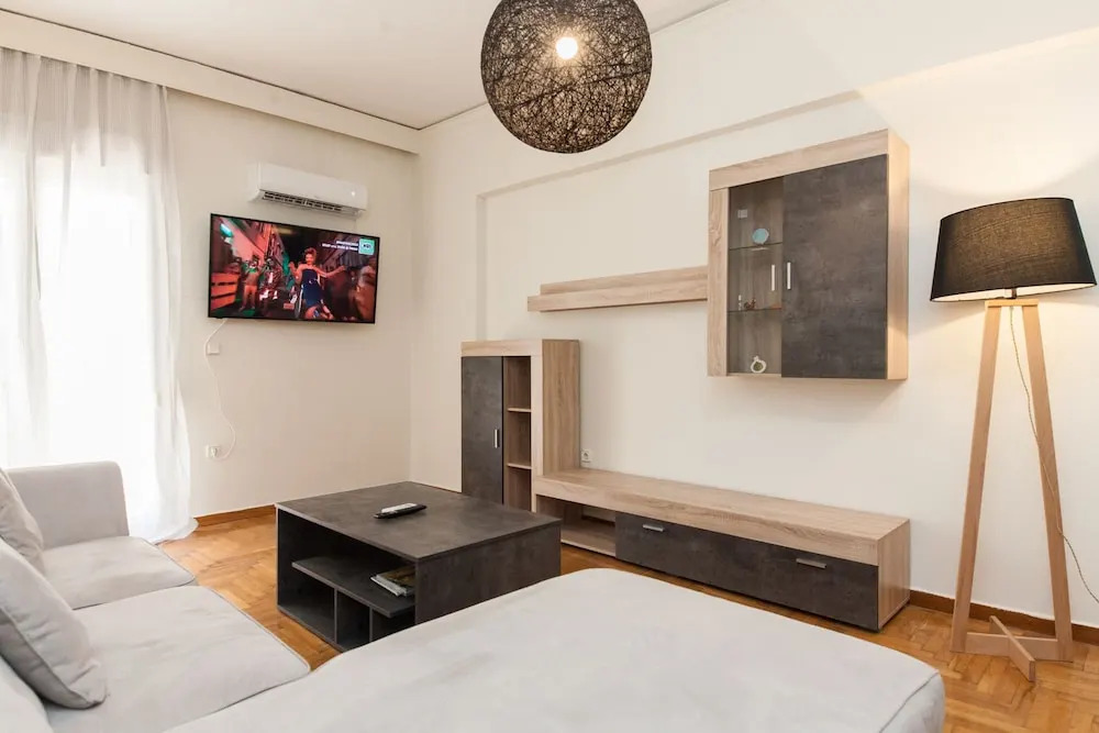 Luxury Pireas Stay New 2BR Urban Escape