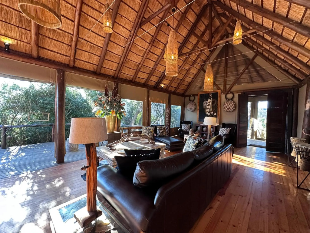 Bush Lodge   Amakhala Game Reserve