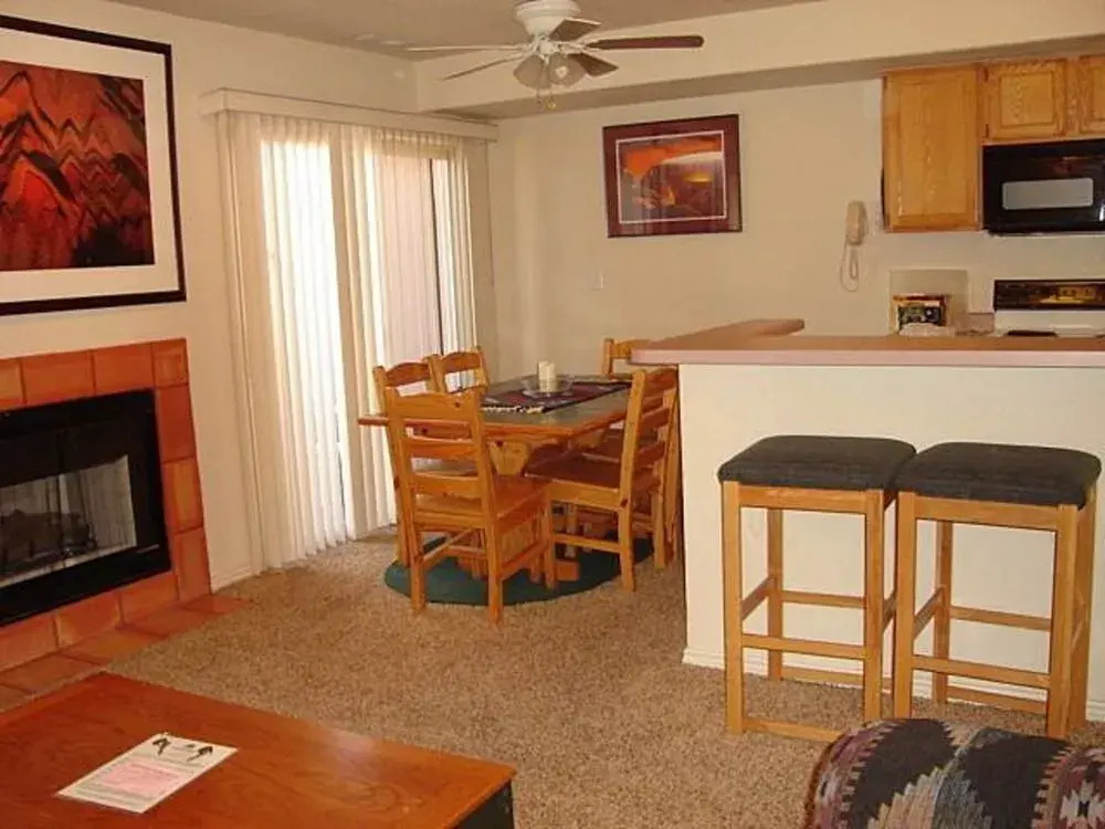 Kayenta Springs 3243 by RedAwning