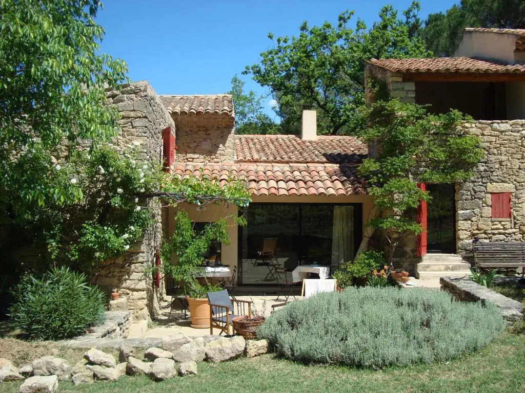 Villa élégante avec piscine privée à Ansouis, vues montagne