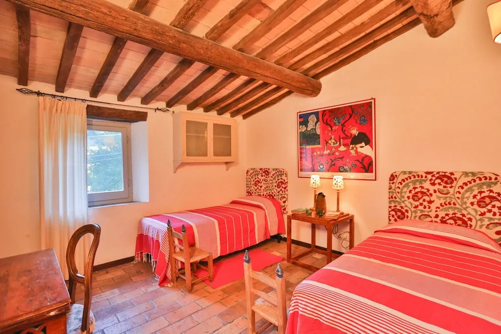 Villa With 7 Bedrooms in Castelnuovo, With Private Pool, Terrace and Wifi