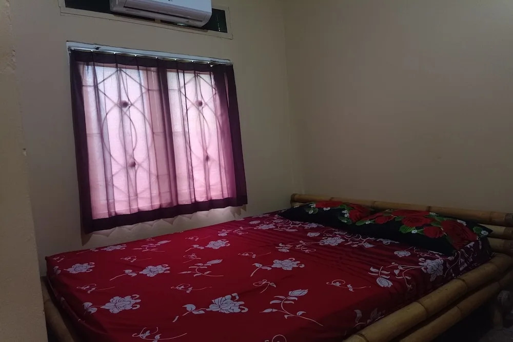 OYO 93766 Bunga Homestay Near Taman Lembah