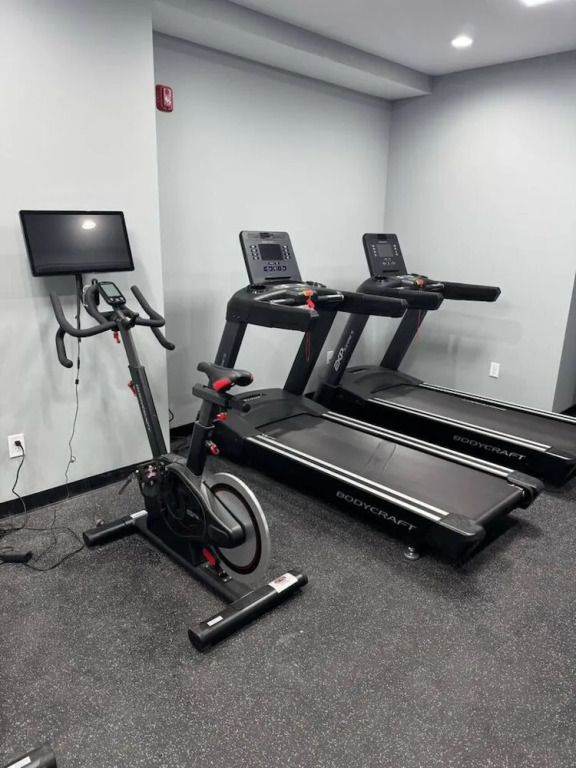 610e Very Comfortable Studio Downtown