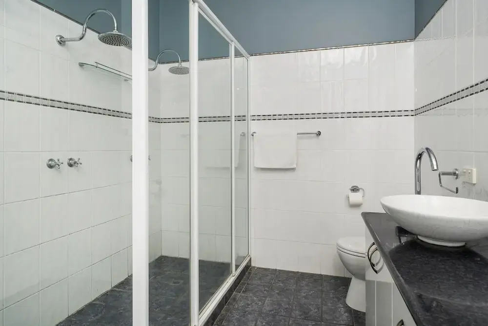 Incredible 3-bed Renovated Home With Huge Garden