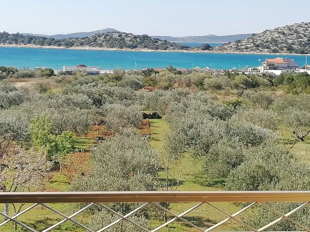 Damir - on the sea Side - A2