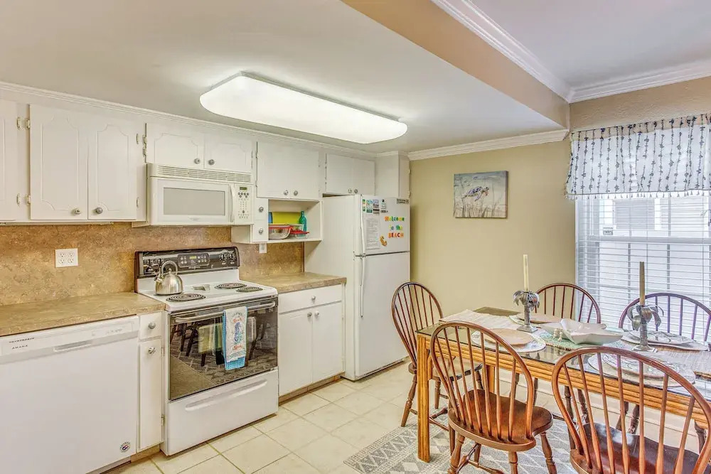 Pool Access, 4 Blocks to Ocean! N Myrtle Beach Gem