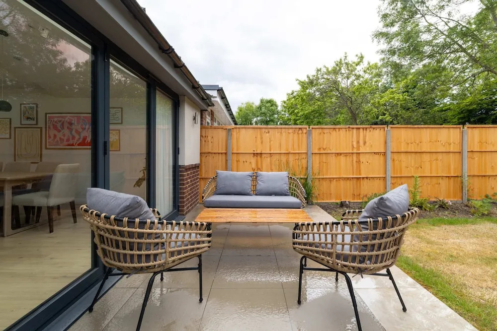 The Glazed Gable & Alfresco