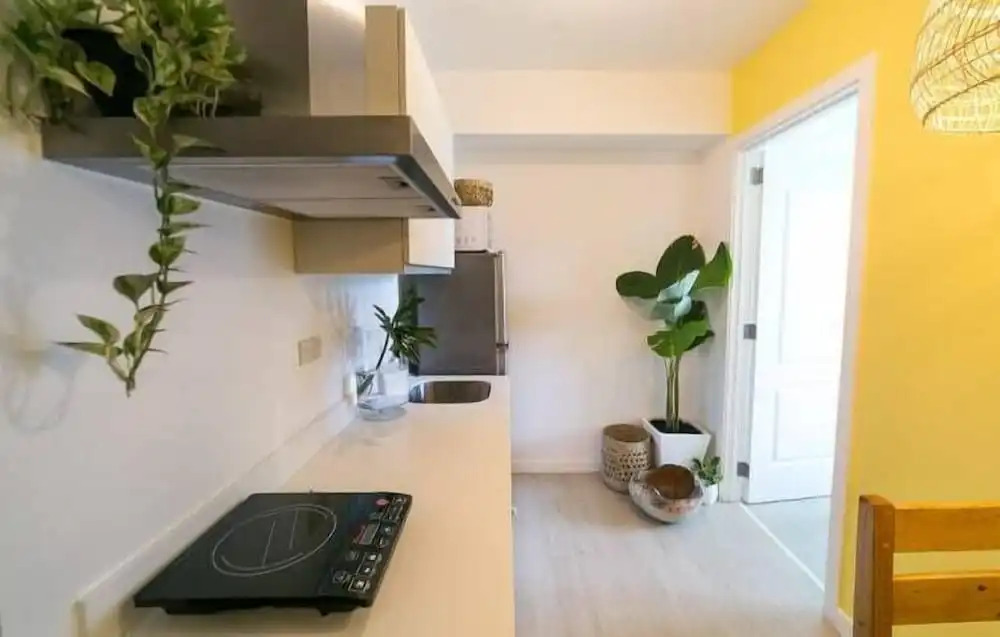 Sabrina's Crib by Azure 2 Bedroom near Airport