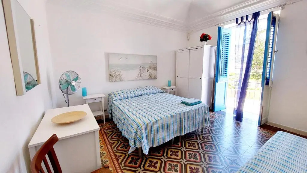 Casa Blue Windows p1