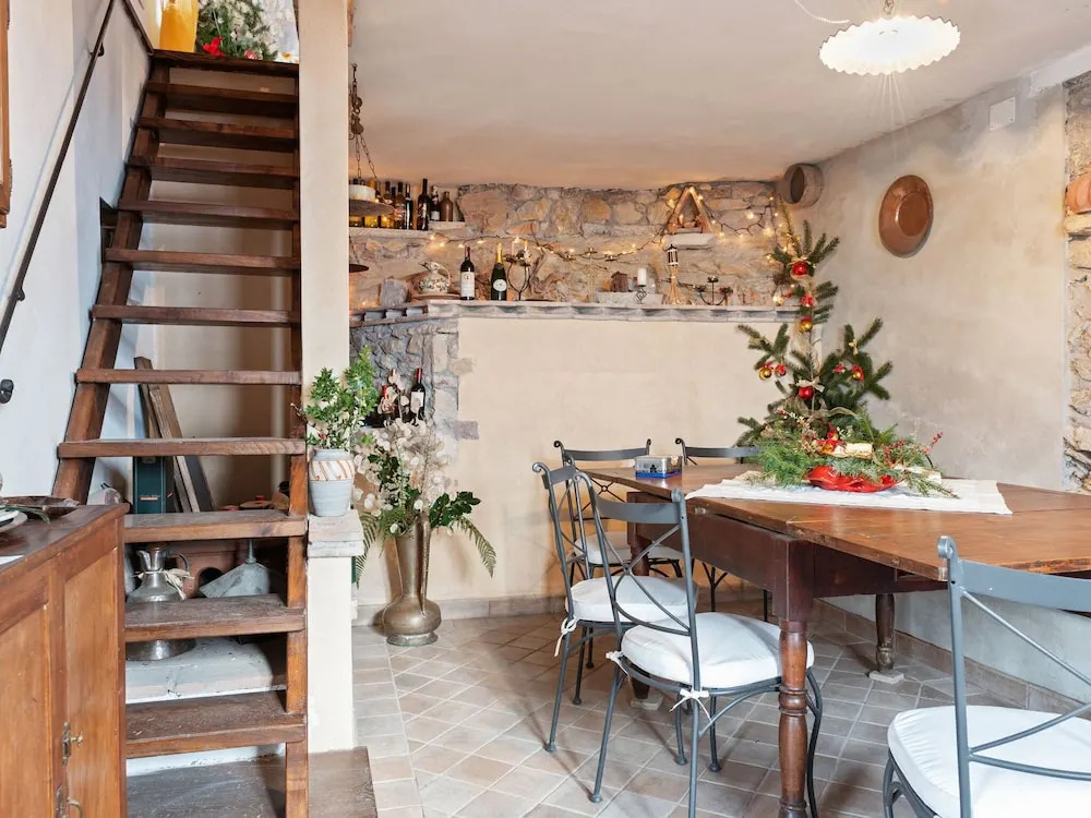 Hill-view Holiday Home in Camaiore With Private Garden