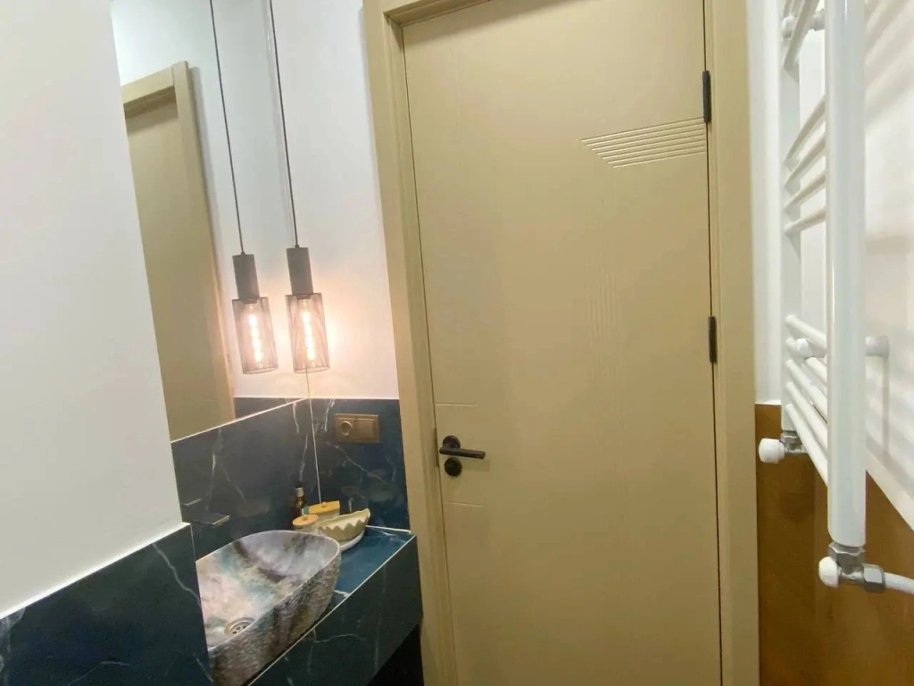 Апартаменты Stylish One-Bedroom Apartment in City Center 1