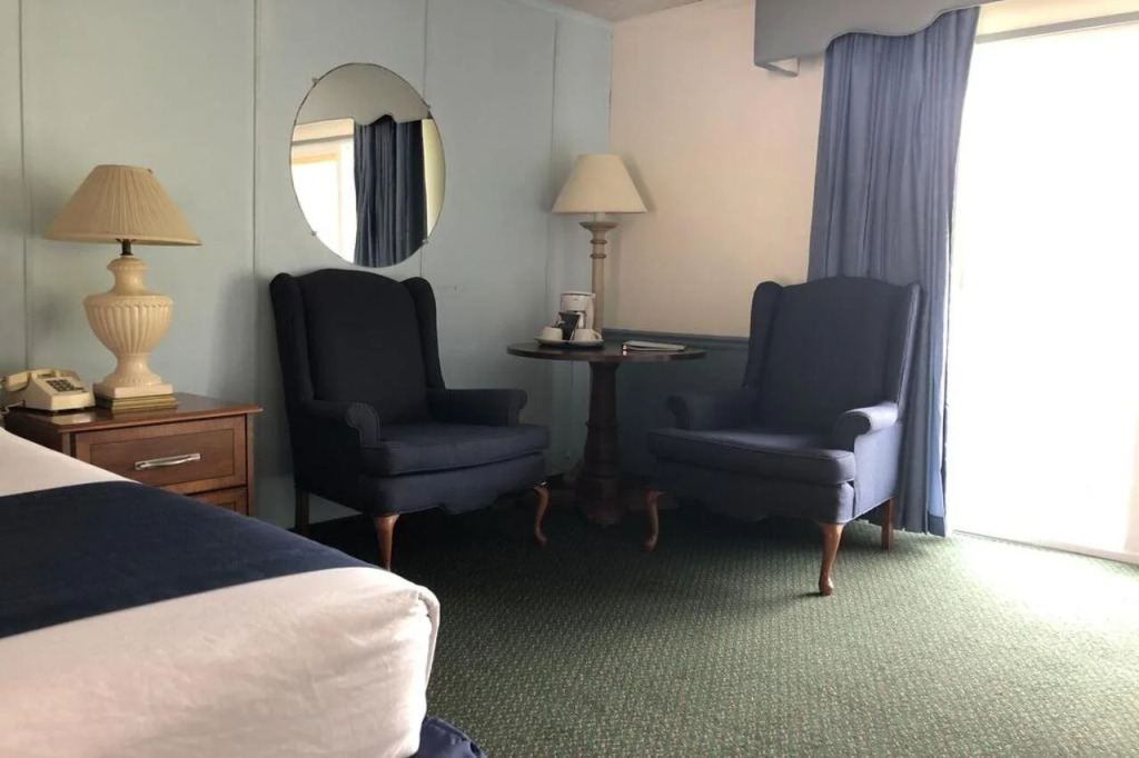 Pine Beach Inn