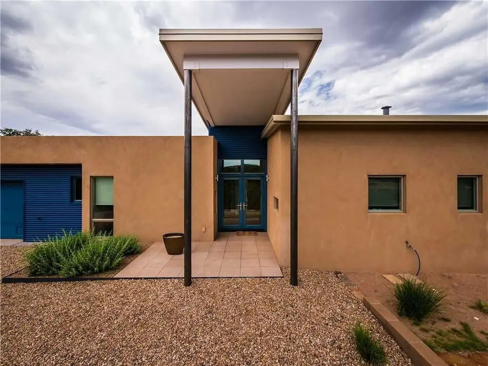 Butterfly House - Spectacular Modern Design and Mountain Views