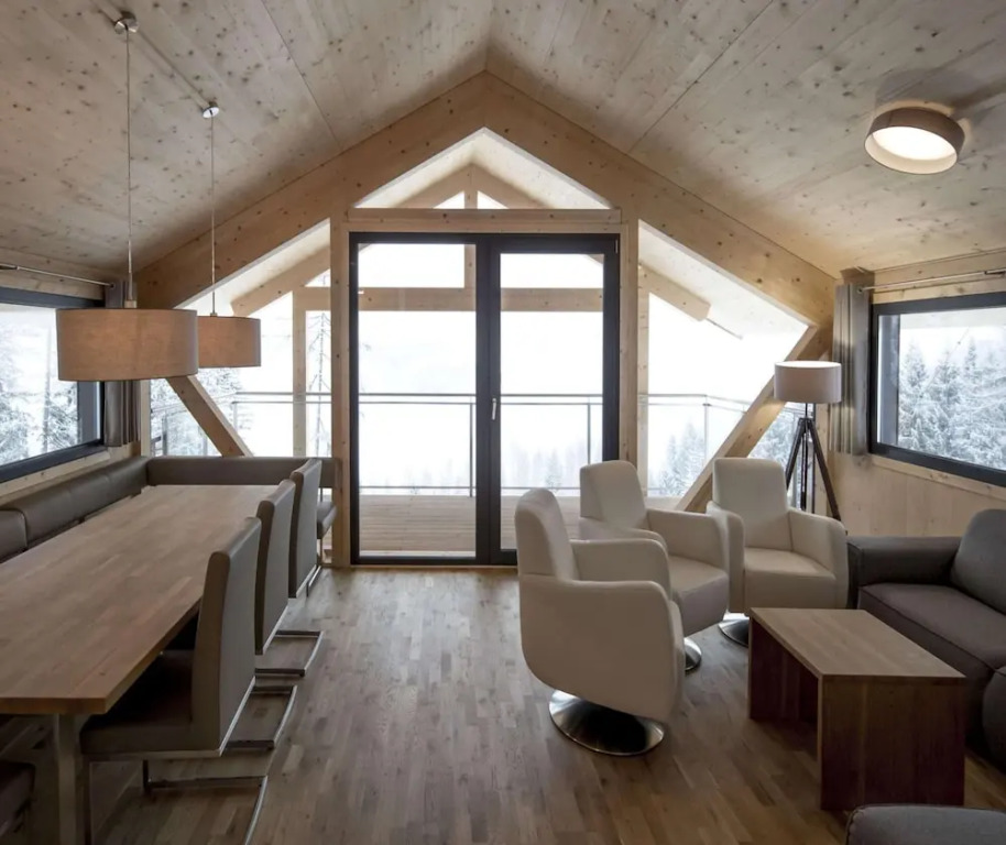 Nice Chalet With Balconies