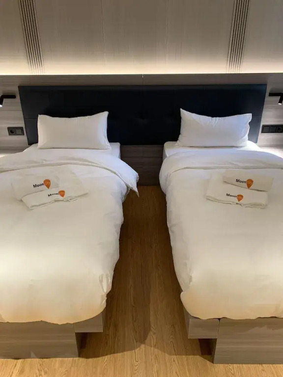 Mooncity Hotel & Boardinghouse