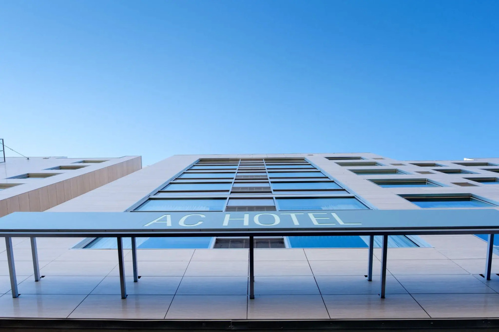 AC Hotel by Marriott Cincinnati at The Banks