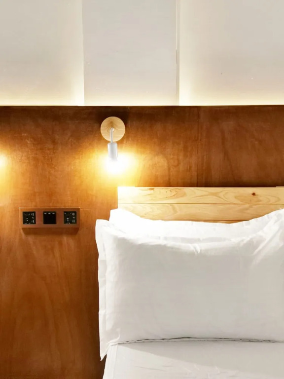 NomadsMNL Airport Hostel