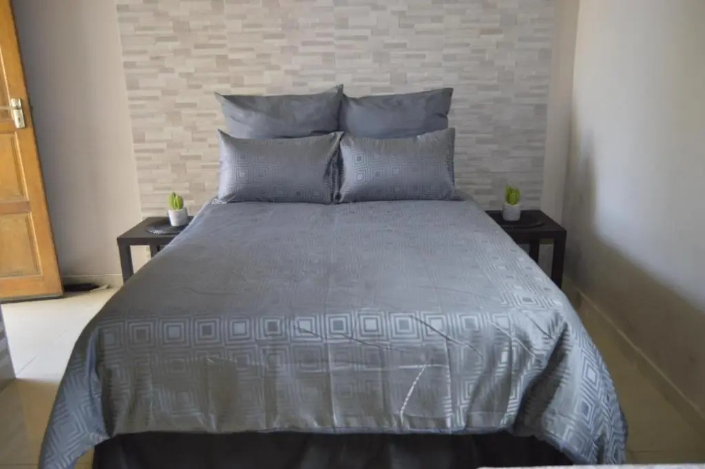 Bluff Marine Drive Self Catering Cottage B