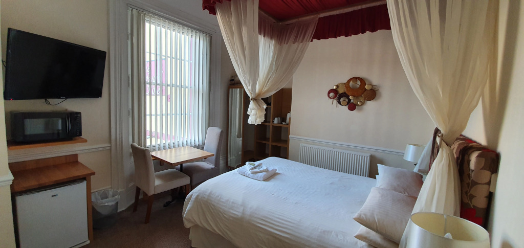 Edward Hotel