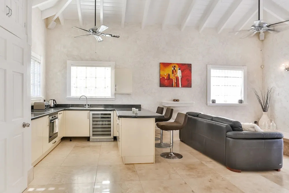 Cayman Villa - Contemporary 4 bedroom Villa with Stunning Ocean Views 4 Villa by RedAwning