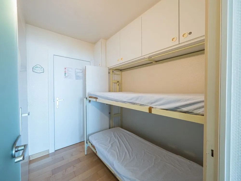 Studio with sea view and parking space