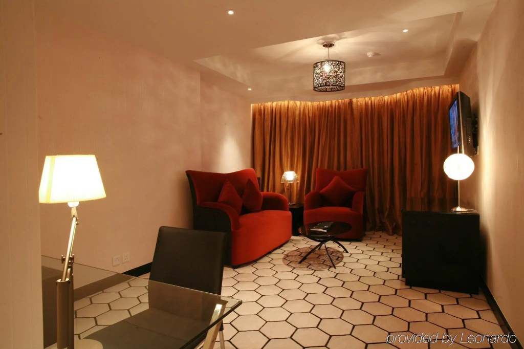 The Luxe Manor