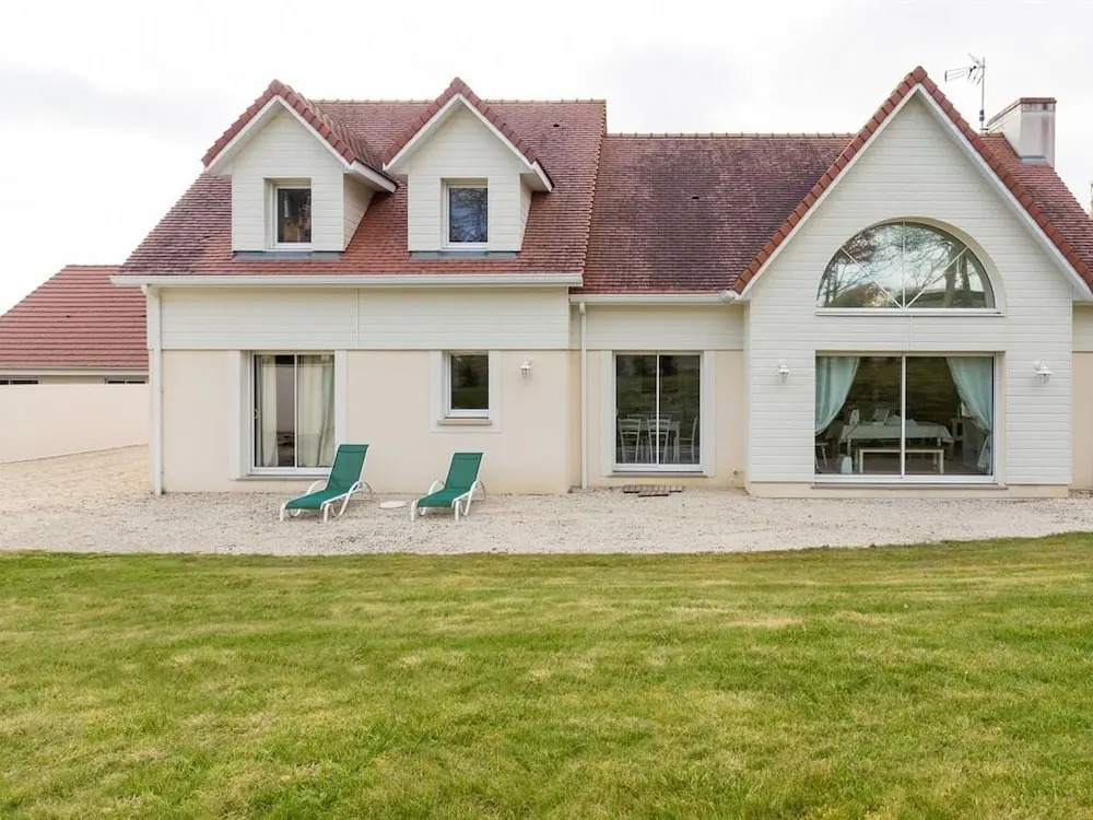 Apartment by Sandy Beach in Arromanches