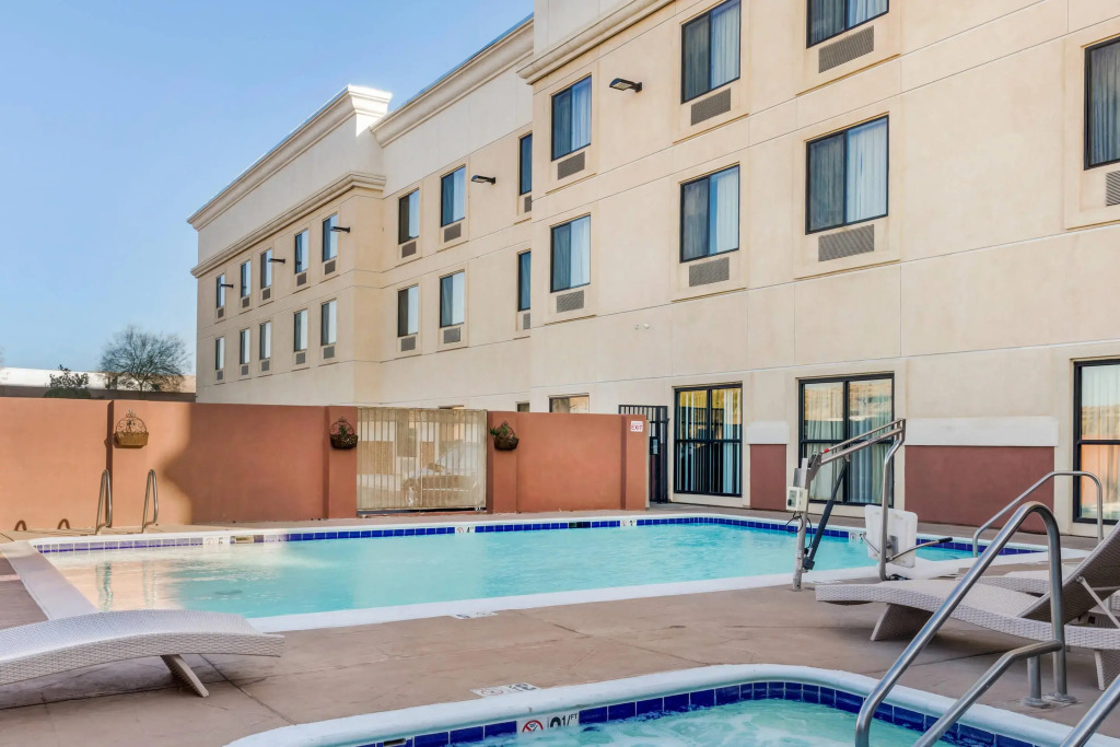 Comfort Suites Barstow near I-15
