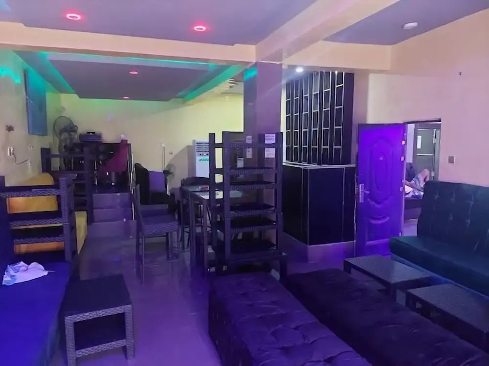 Mace Hotel and Apartments