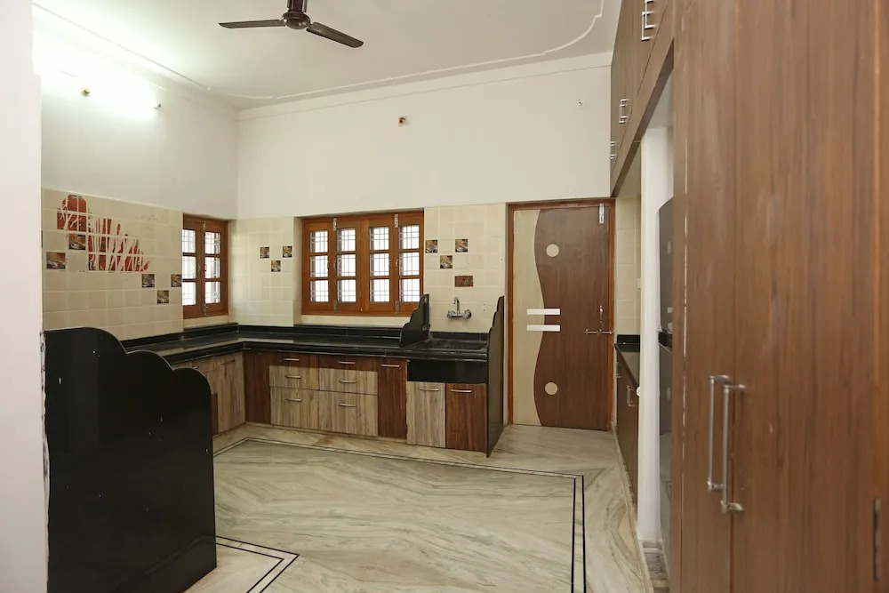 OYO 9715 Home Hill View Airport Road Udaipur