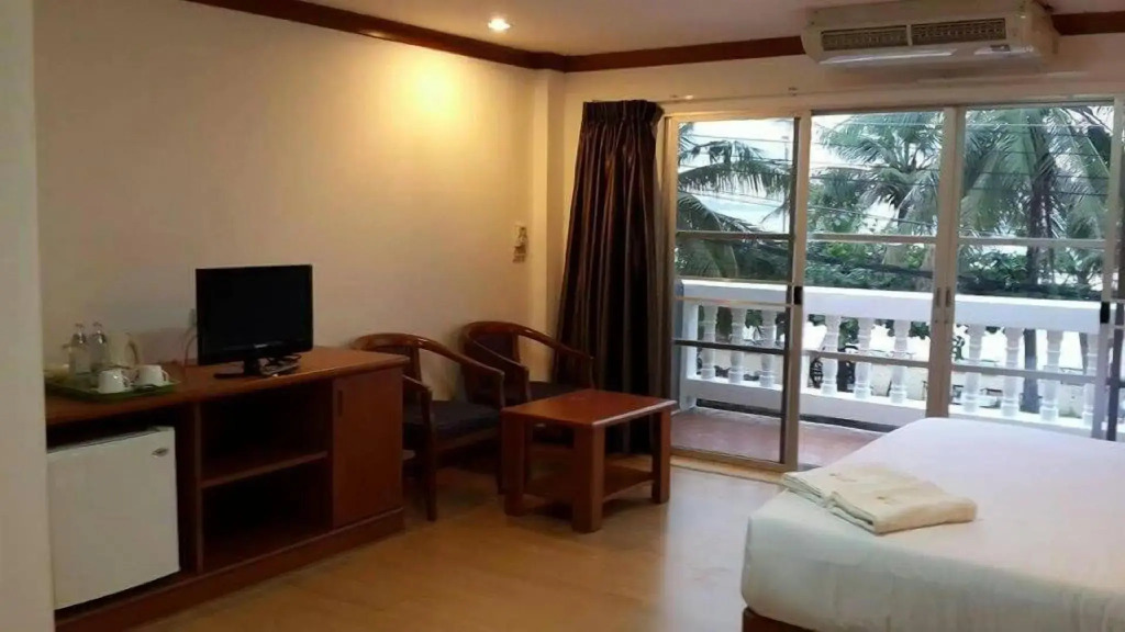 Sea Falcon Hotel