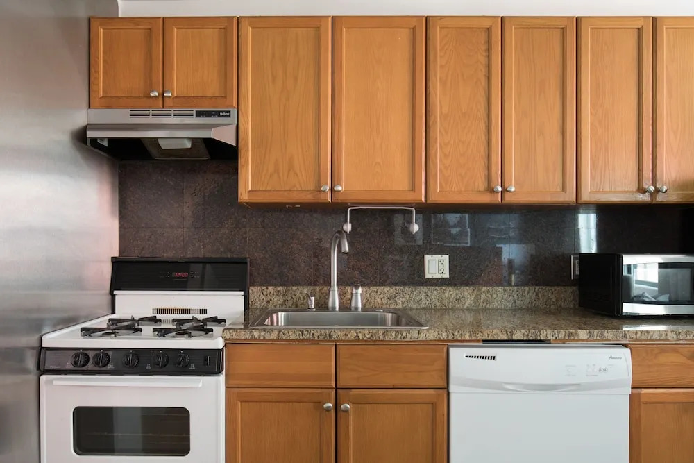 Premier Theater District Suites by Sonder