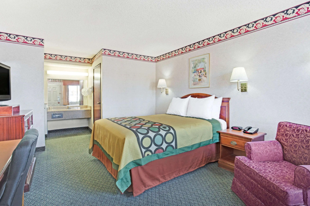 Super 8 by Wyndham Tucson Downtown Convention Center