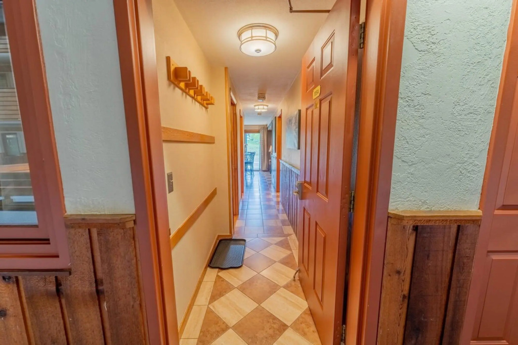 The Yak Shack: Incredible Mountain View Condo