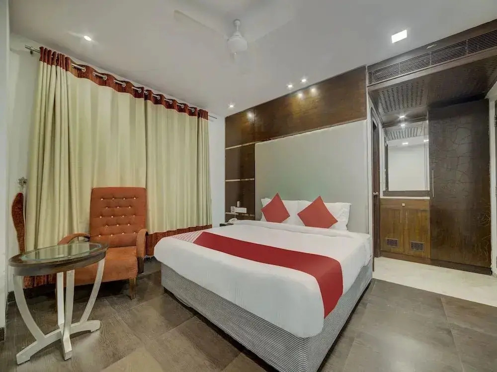 Oyo Townhouse 113 Green Leaves Lb Nagar