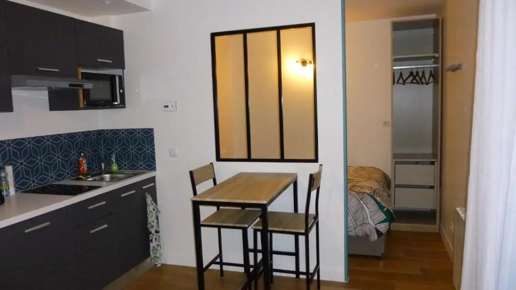 Appartement tout équipé avec piscine proche Stade OL et EUREXPO