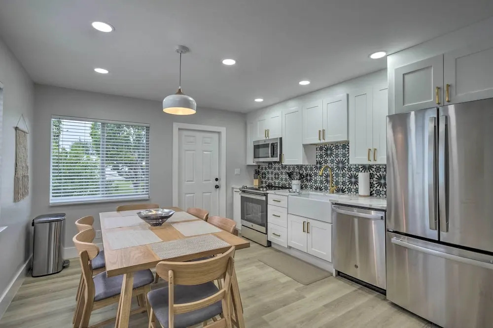 Cozy West Palm Beach Condo: 1 Block to Shore!