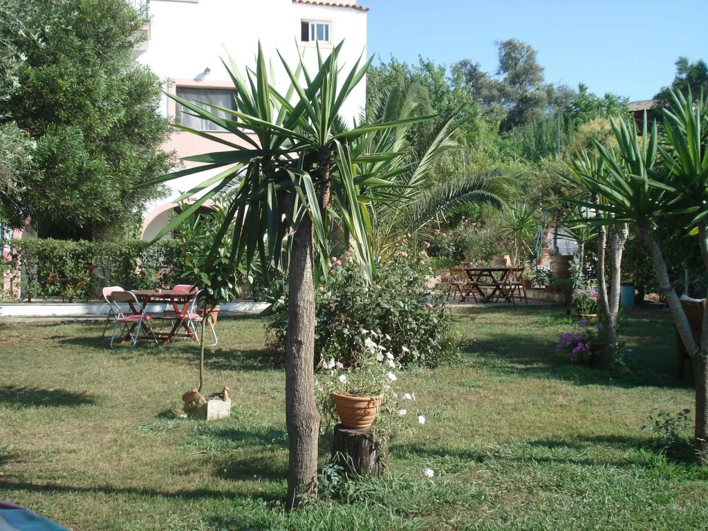 Villa Avra