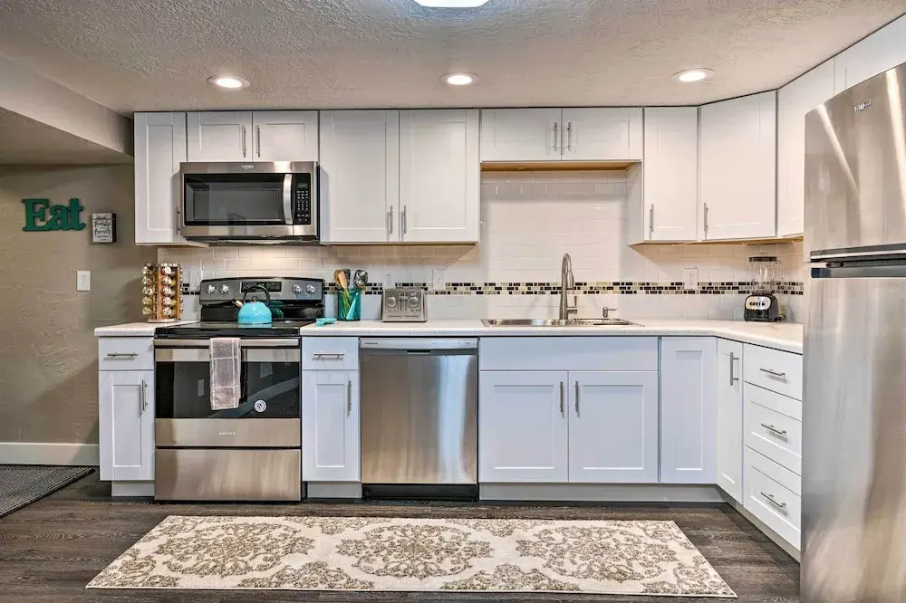 Modern Salt Lake City Apt.- 20mi to Snowbird!