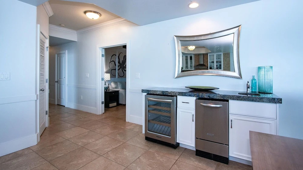 Spacious Unit With Unobstructed Views - Unit Crd0902