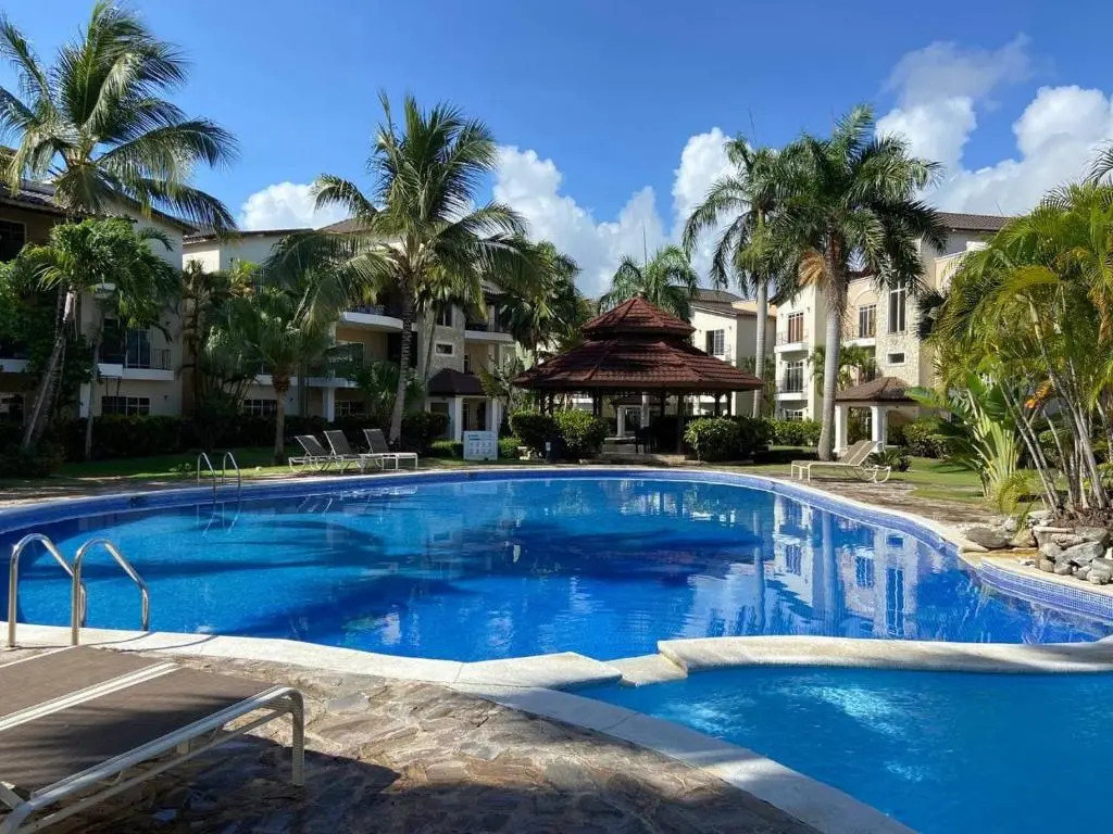 2 Rooms, 4 Beds, Pool, 5min Beach White Sand