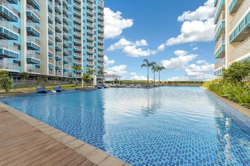 Luxury Staycation beside Okada